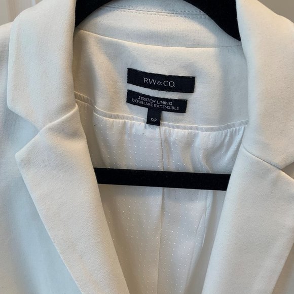 Blazer - Picture 4 of 7